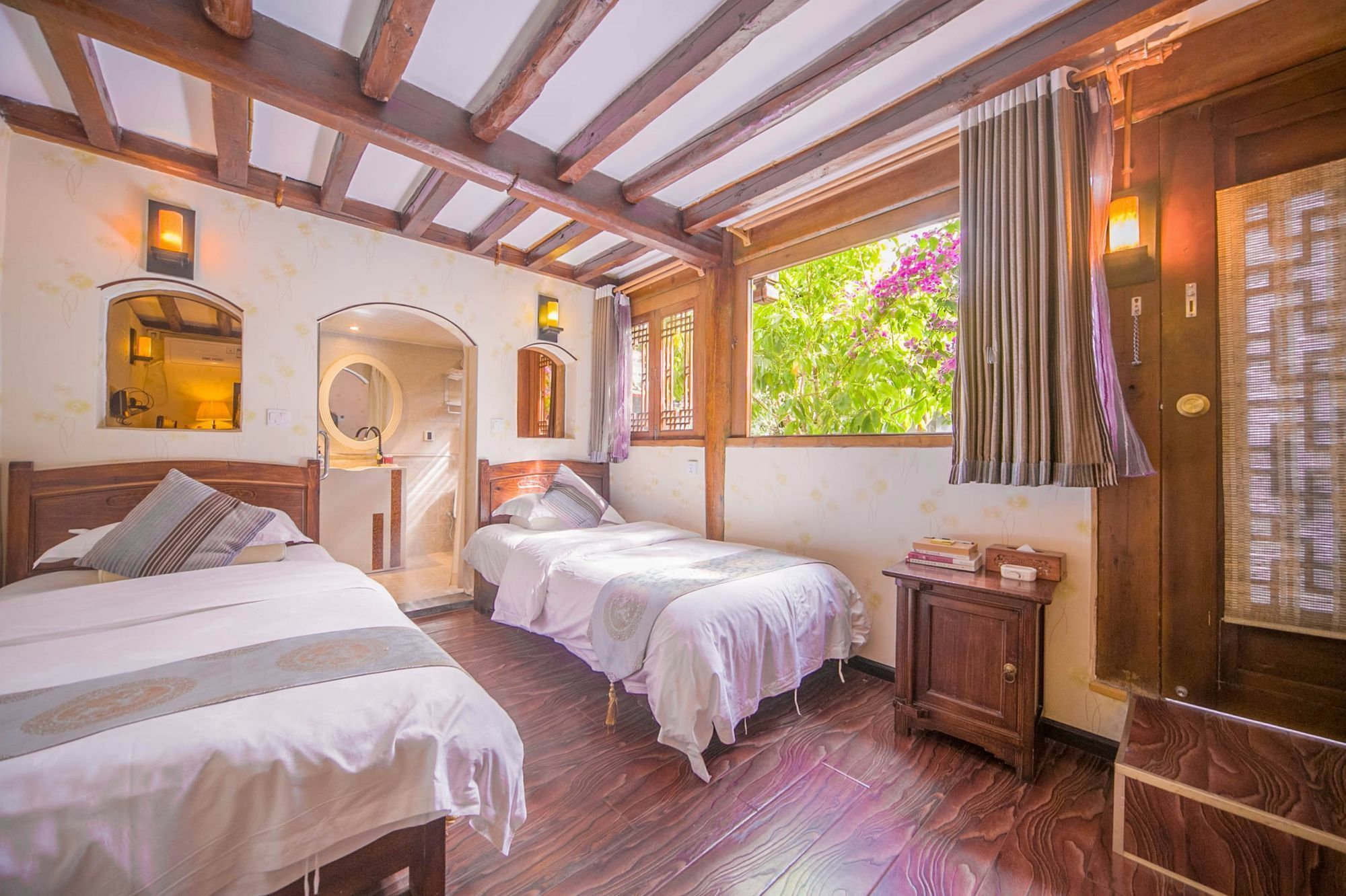 Lijiang Half Moon Bay Inn 外观 照片