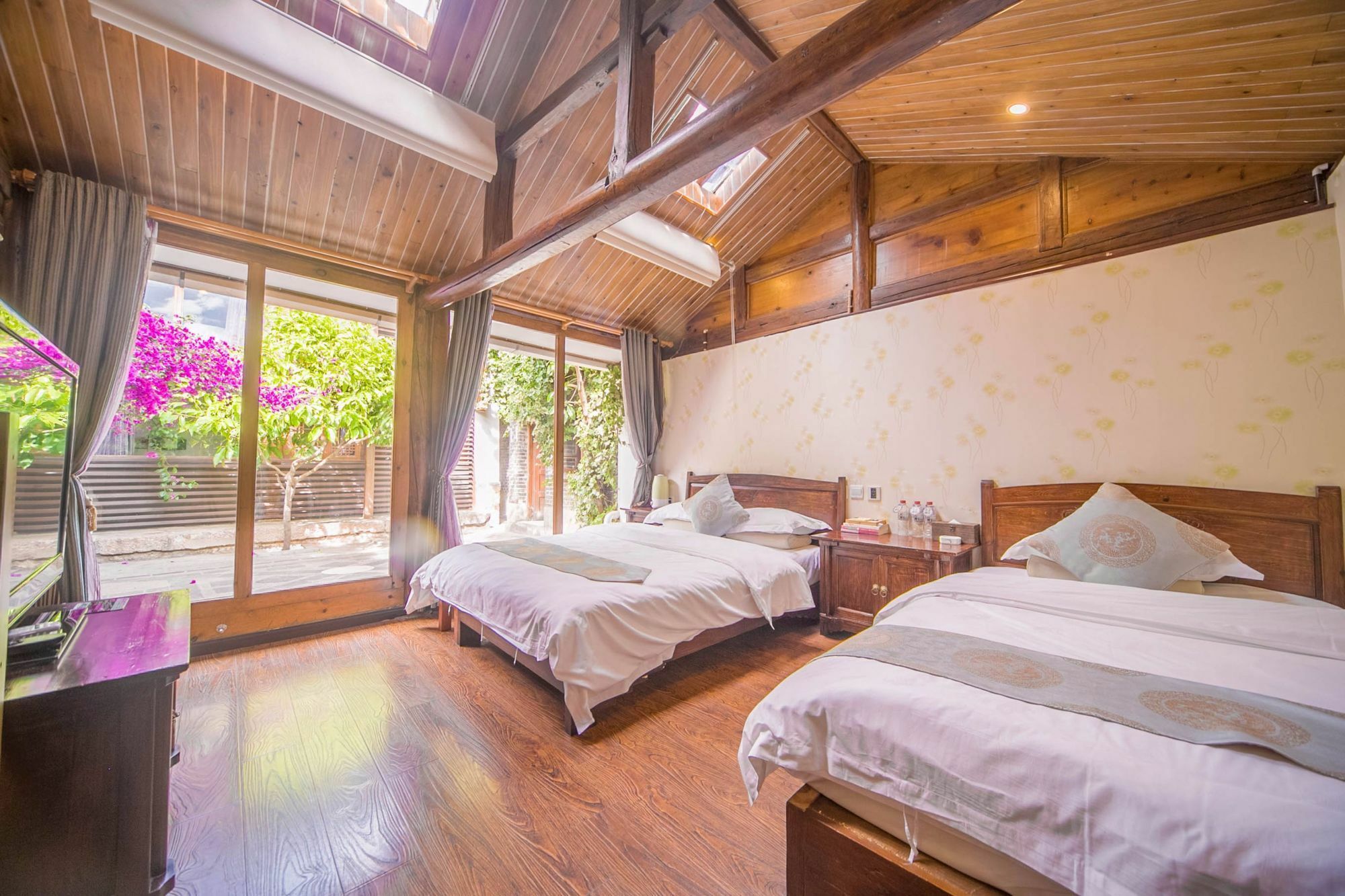 Lijiang Half Moon Bay Inn 外观 照片