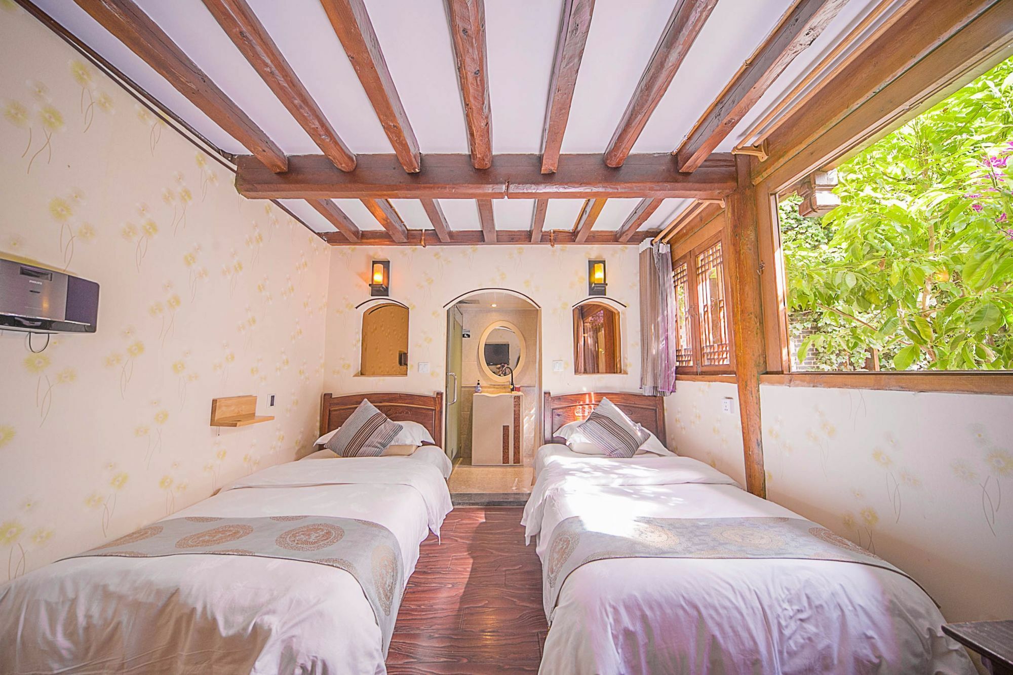 Lijiang Half Moon Bay Inn 外观 照片