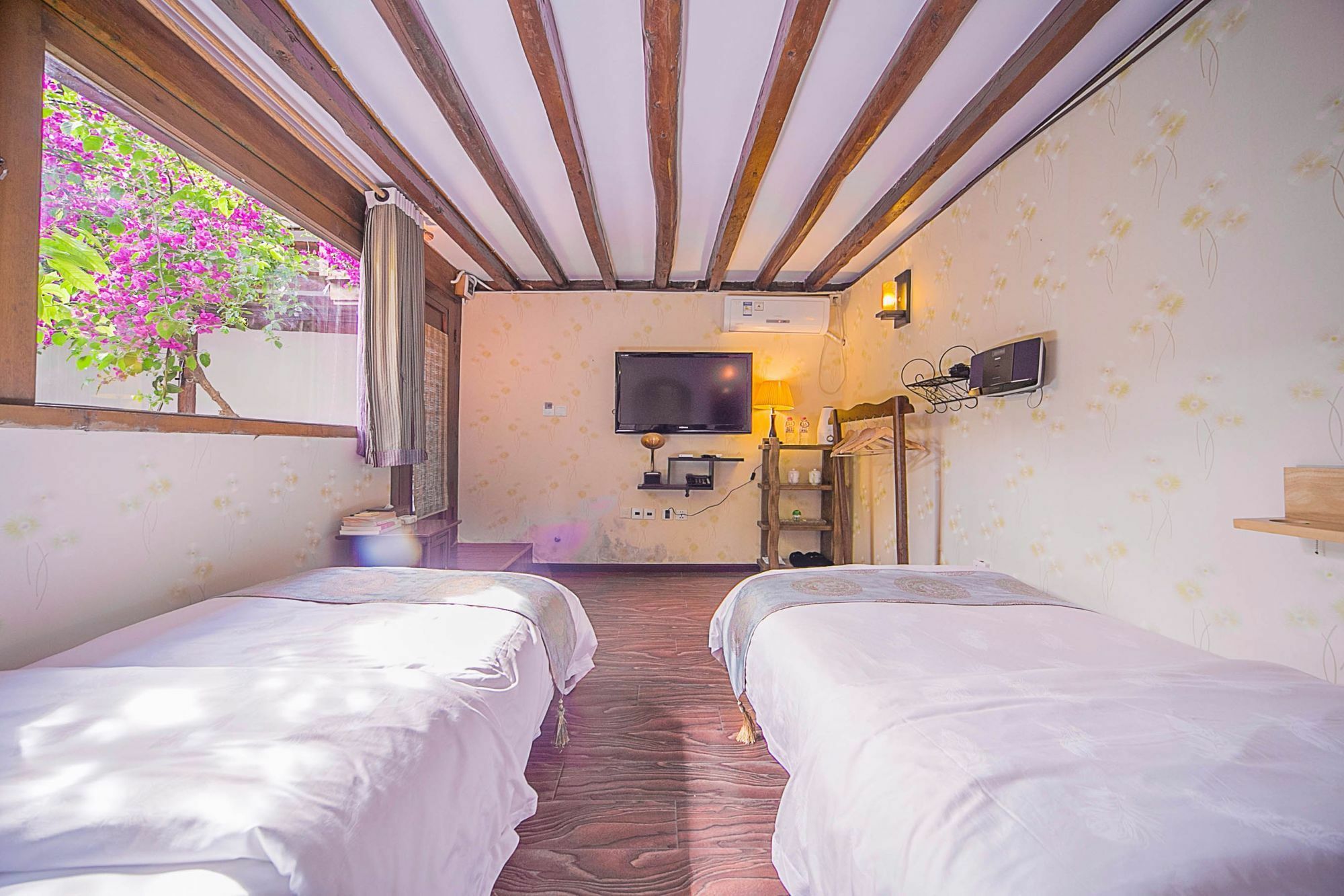 Lijiang Half Moon Bay Inn 外观 照片